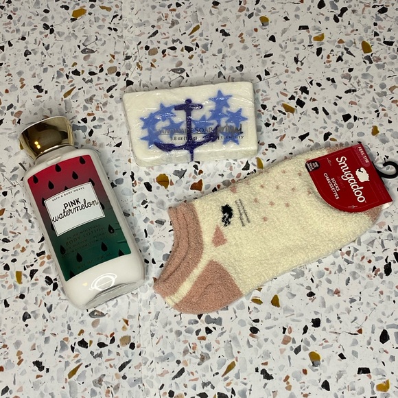 NWT Bath & Body Works lotion bundle